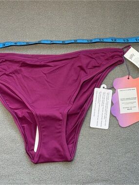 Yeti by Fabletics stretchy fit dipped bikini underwear berry crush maroon small